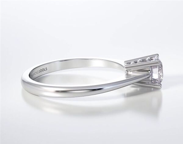 Engagement Ring LR337